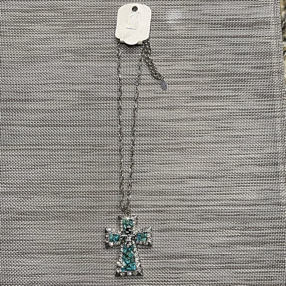 Brand 🆕 Ladies Cross Necklace - Picture 2 of 4